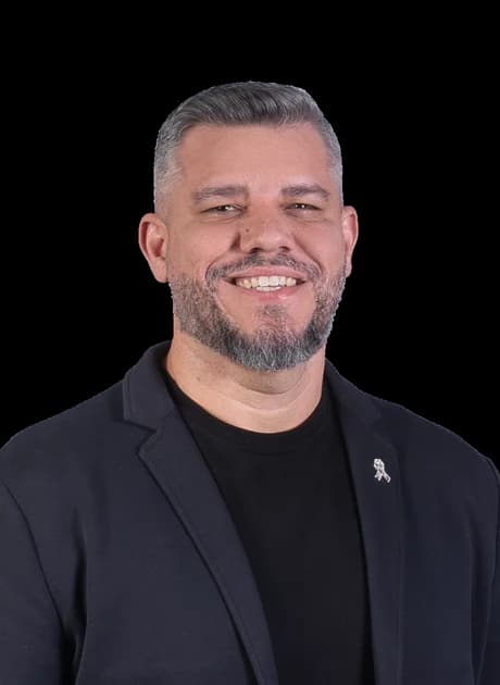 Prof. Paulo Pereira sorrindo