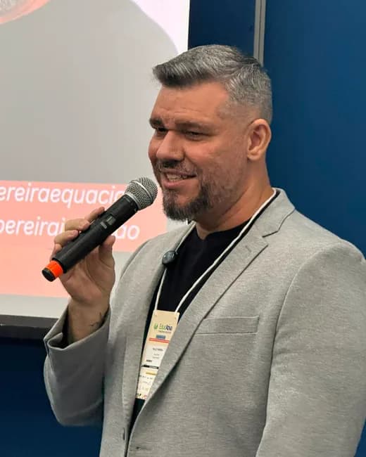 Prof. Paulo Pereira em sala de aula, eventos e com a família